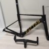Factor Ostro Vam 02 Road Racing Frame T1000 700C Road Car Frame Set Custom Painted Carbon Fiber Frame with Handlebars