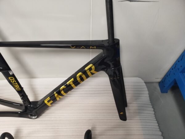 Factor Ostro Vam 02 Road Racing Frame T1000 700C Road Car Frame Set Custom Painted Carbon Fiber Frame with Handlebars