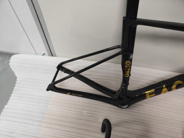 Factor Ostro Vam 02 Road Racing Frame T1000 700C Road Car Frame Set Custom Painted Carbon Fiber Frame with Handlebars