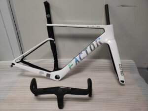 Factor Ostro Vam 02 Road Racing Frame T1000 700C Road Car Frame Set Custom Painted Carbon Fiber Frame with Handlebars