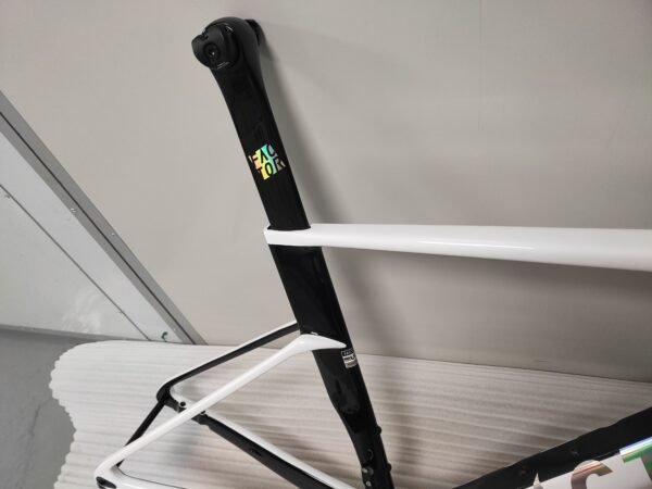 Factor Ostro Vam 02 Road Racing Frame T1000 700C Road Car Frame Set Custom Painted Carbon Fiber Frame with Handlebars