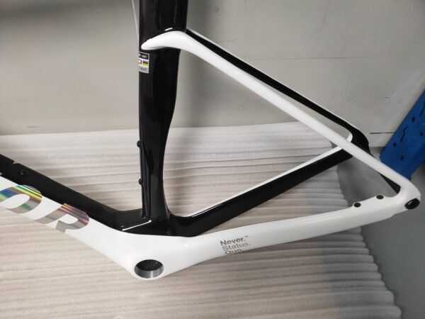 Factor Ostro Vam 02 Road Racing Frame T1000 700C Road Car Frame Set Custom Painted Carbon Fiber Frame with Handlebars