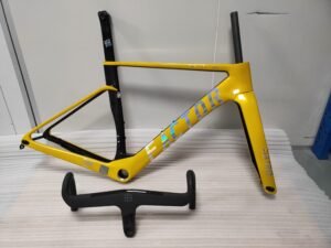 Factor Ostro Vam 02 Road Racing Frame T1000 700C Road Car Frame Set Custom Painted Carbon Fiber Frame with Handlebars