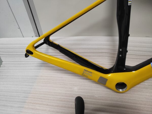 Factor Ostro Vam 02 Road Racing Frame T1000 700C Road Car Frame Set Custom Painted Carbon Fiber Frame with Handlebars