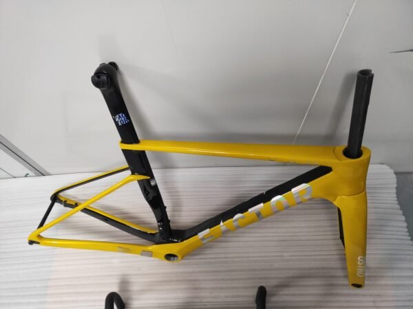Factor Ostro Vam 02 Road Racing Frame T1000 700C Road Car Frame Set Custom Painted Carbon Fiber Frame with Handlebars