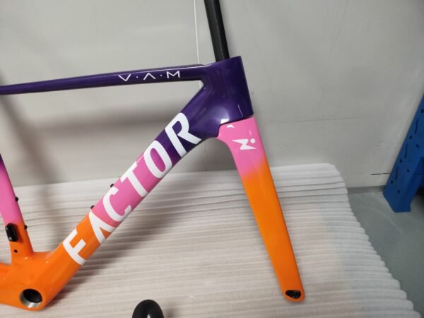 Factor Ostro Vam 02 Road Racing Frame T1000 700C Road Car Frame Set Custom Painted Carbon Fiber Frame with Handlebars