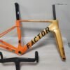 Factor Ostro Vam 02 Road Racing Frame T1000 700C Road Car Frame Set Custom Painted Carbon Fiber Frame with Handlebars