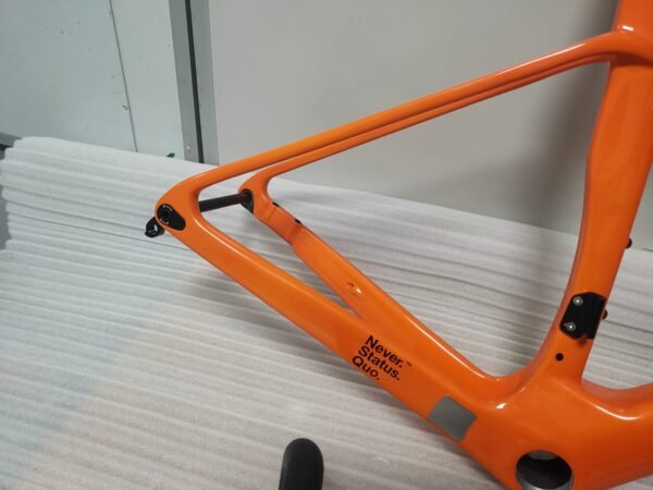 Factor Ostro Vam 02 Road Racing Frame T1000 700C Road Car Frame Set Custom Painted Carbon Fiber Frame with Handlebars