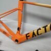 Factor Ostro Vam 02 Road Racing Frame T1000 700C Road Car Frame Set Custom Painted Carbon Fiber Frame with Handlebars