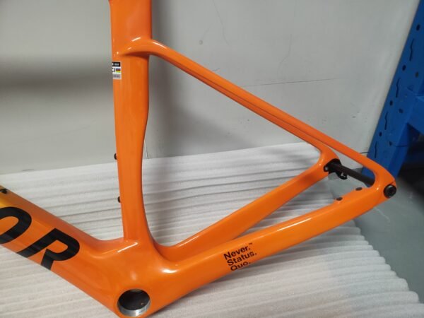 Factor Ostro Vam 02 Road Racing Frame T1000 700C Road Car Frame Set Custom Painted Carbon Fiber Frame with Handlebars