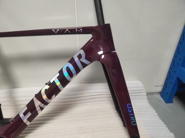 Factor Ostro Vam 02 Road Racing Frame T1000 700C Road Car Frame Set Custom Painted Carbon Fiber Frame with Handlebars