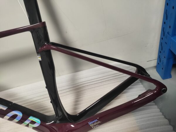 Factor Ostro Vam 02 Road Racing Frame T1000 700C Road Car Frame Set Custom Painted Carbon Fiber Frame with Handlebars
