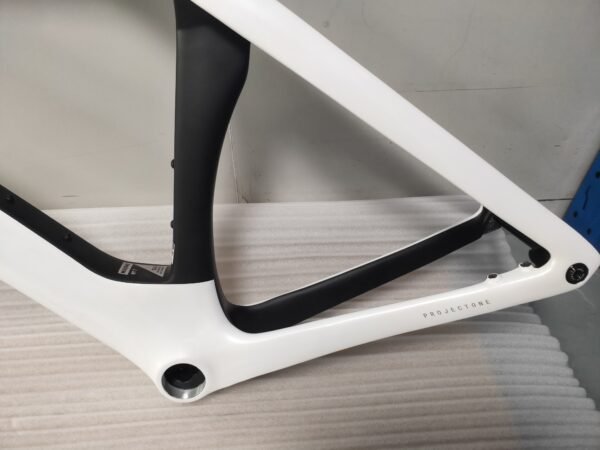 TREK SLR7 carbon fiber road bike frame, custom one-to-one, ultra-light, durable, affordable.