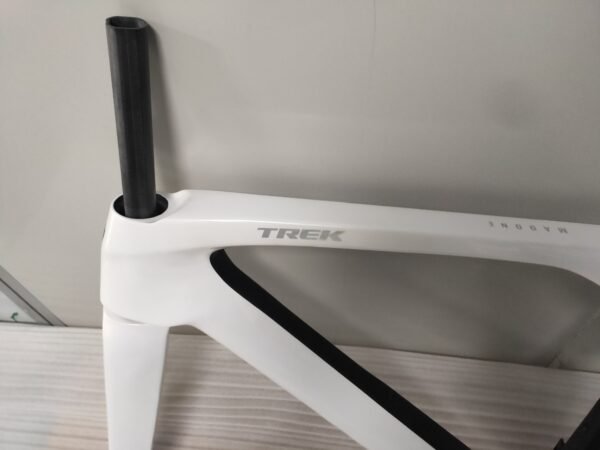 TREK SLR7 carbon fiber road bike frame, custom one-to-one, ultra-light, durable, affordable.