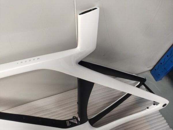 TREK SLR7 carbon fiber road bike frame, custom one-to-one, ultra-light, durable, affordable.