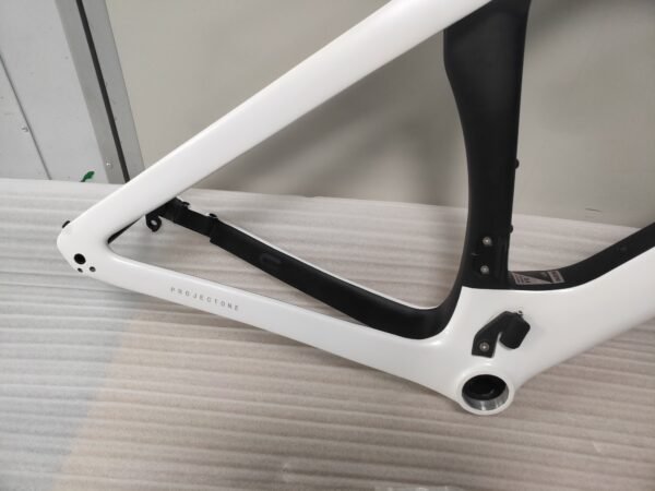 TREK SLR7 carbon fiber road bike frame, custom one-to-one, ultra-light, durable, affordable.