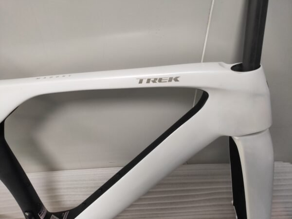 TREK SLR7 carbon fiber road bike frame, custom one-to-one, ultra-light, durable, affordable.