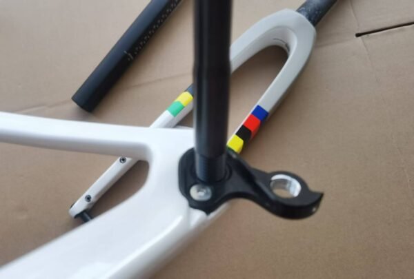 COLNAGO V4RS Carbon fiber frame ultra-light road bike, 1:1 restoration, ultra-lightweight, high hardness, durable, industrial-grade paint.