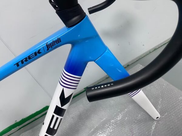 TREK SLR9 carbon fiber road bike frame, custom one-to-one, ultra-light, durable, affordable.