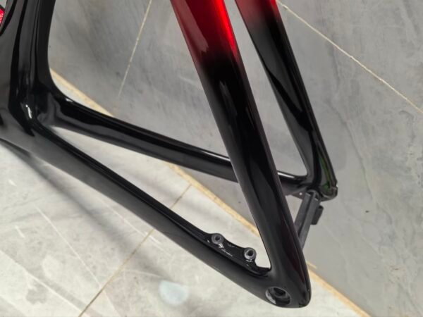 TREK SLR7 carbon fiber road bike frame, custom one-to-one, ultra-light, durable, affordable.