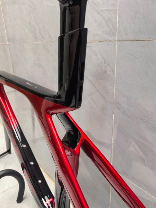 TREK SLR7 carbon fiber road bike frame, custom one-to-one, ultra-light, durable, affordable.