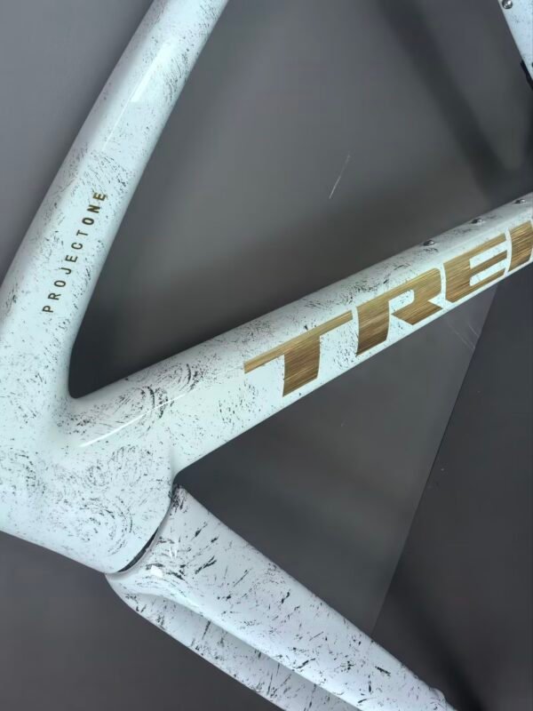 TREK SLR9 carbon fiber road bike frame, custom one-to-one, ultra-light, durable, affordable.