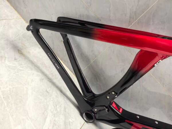 TREK SLR7 carbon fiber road bike frame, custom one-to-one, ultra-light, durable, affordable.