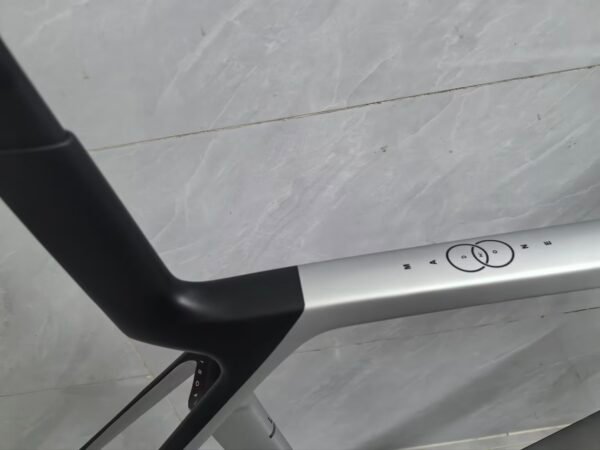 TREK SLR9 carbon fiber road bike frame, custom one-to-one, ultra-light, durable, affordable.