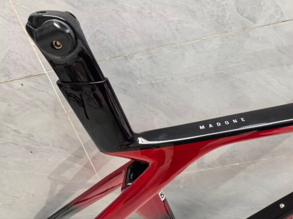 TREK SLR7 carbon fiber road bike frame, custom one-to-one, ultra-light, durable, affordable.