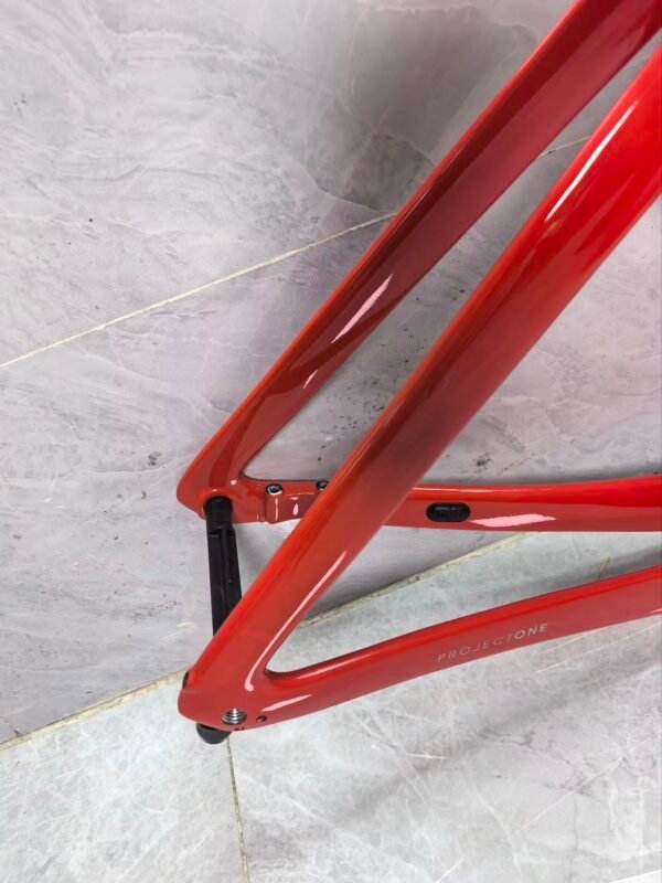 TREK SLR7 carbon fiber road bike frame, custom one-to-one, ultra-light, durable, affordable.