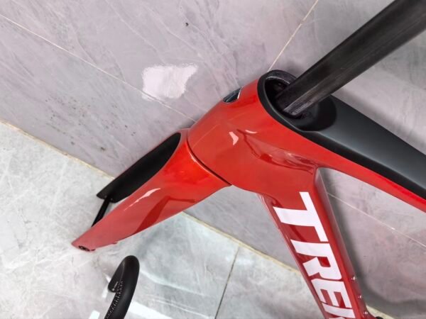 TREK SLR7 carbon fiber road bike frame, custom one-to-one, ultra-light, durable, affordable.