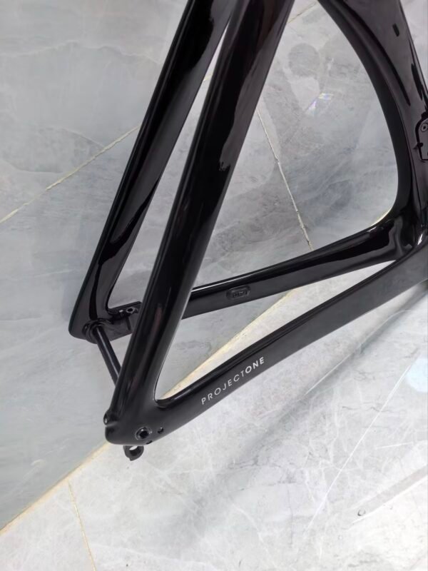 TREK SLR7 carbon fiber road bike frame, custom one-to-one, ultra-light, durable, affordable.