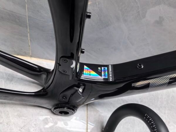 TREK SLR7 carbon fiber road bike frame, custom one-to-one, ultra-light, durable, affordable.