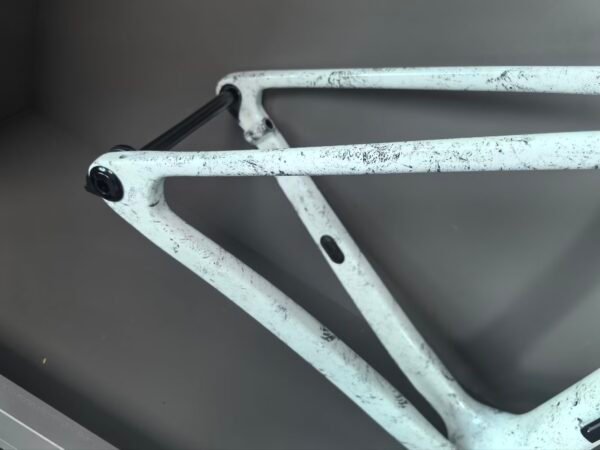 TREK SLR9 carbon fiber road bike frame, custom one-to-one, ultra-light, durable, affordable.