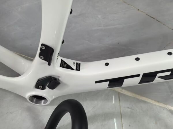 TREK SLR7 carbon fiber road bike frame, custom one-to-one, ultra-light, durable, affordable.