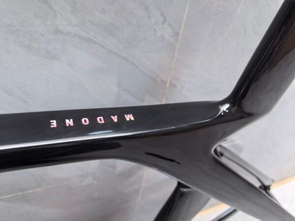 TREK SLR7 carbon fiber road bike frame, custom one-to-one, ultra-light, durable, affordable.