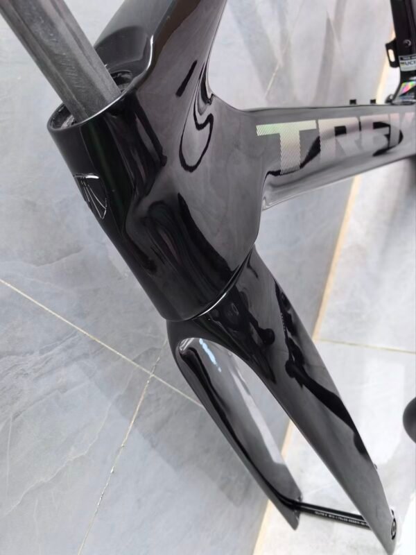 TREK SLR7 carbon fiber road bike frame, custom one-to-one, ultra-light, durable, affordable.