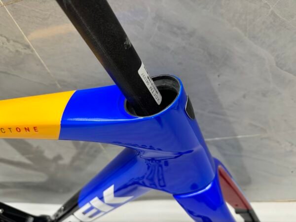 TREK SLR9 carbon fiber road bike frame, custom one-to-one, ultra-light, durable, affordable.
