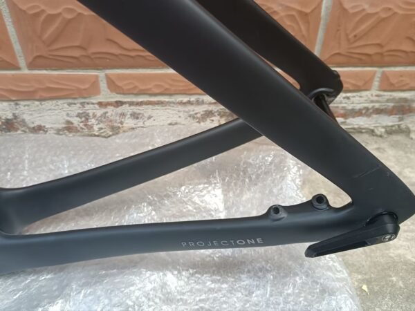 TREK SLR7 carbon fiber road bike frame, custom one-to-one, ultra-light, durable, affordable.