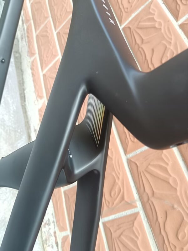 TREK SLR7 carbon fiber road bike frame, custom one-to-one, ultra-light, durable, affordable.