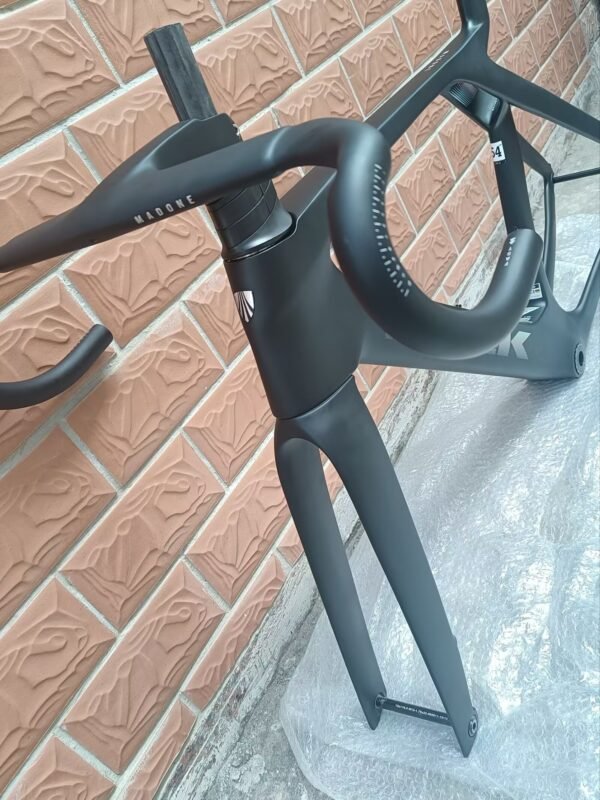TREK SLR7 carbon fiber road bike frame, custom one-to-one, ultra-light, durable, affordable.