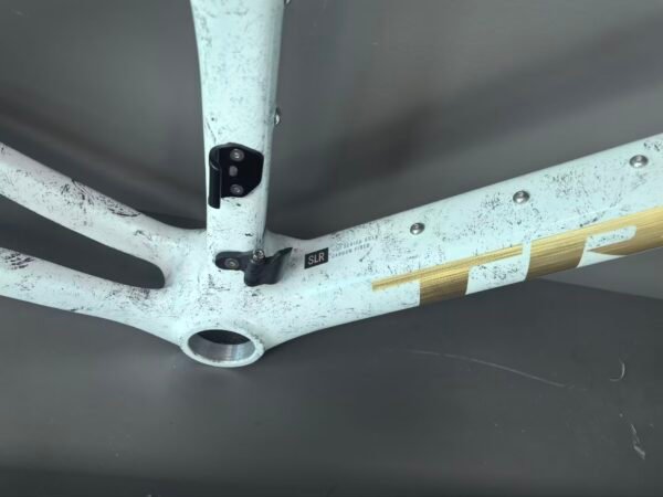 TREK SLR9 carbon fiber road bike frame, custom one-to-one, ultra-light, durable, affordable.
