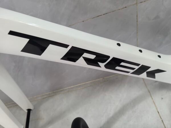 TREK SLR7 carbon fiber road bike frame, custom one-to-one, ultra-light, durable, affordable.
